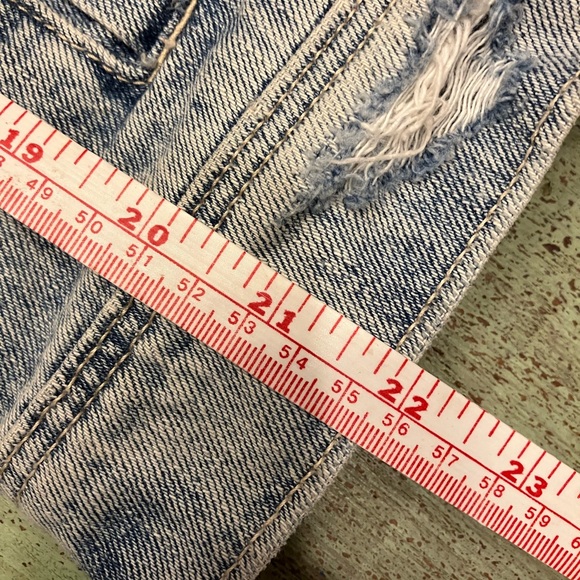 Old Navy Light Wash Distressed Denim Jacket Size L - Picture 8 of 8
